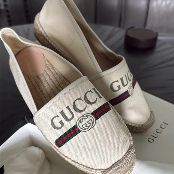 Gucci Women's Beige Espadrilles with Logo - Picture 2 of 12